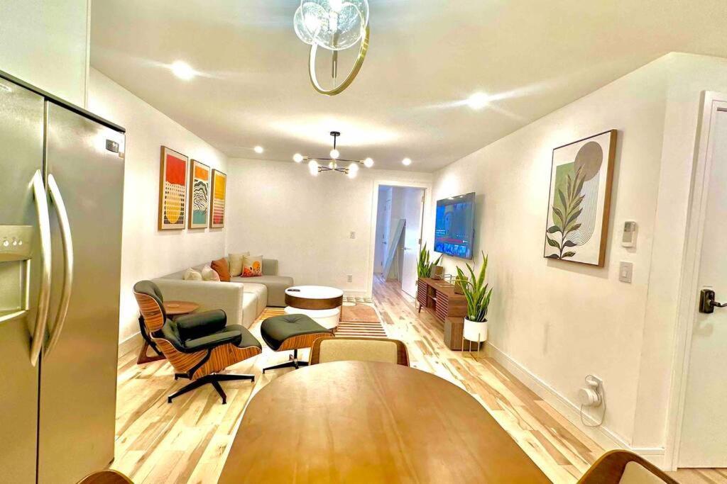 Bright, Airy, Luxe Hideaway”w” Private Backyard New York